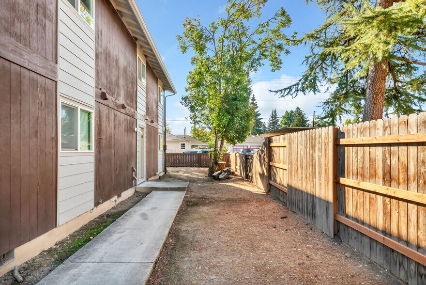 805-875 Gerth Ave NW, Salem, OR à vendre - Photo du bâtiment - Image 3 de 23