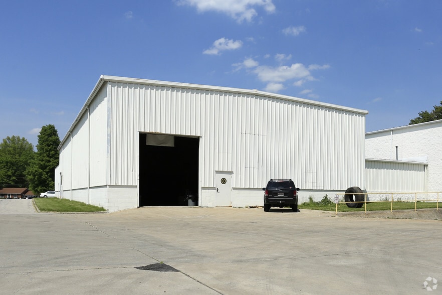 524 E Washington St, Chagrin Falls, OH for lease - Primary Photo - Image 1 of 3