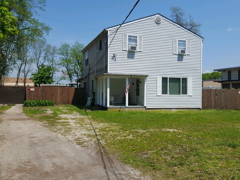 767 Long Island Ave, Medford, NY à vendre - Photo principale - Image 1 de 1