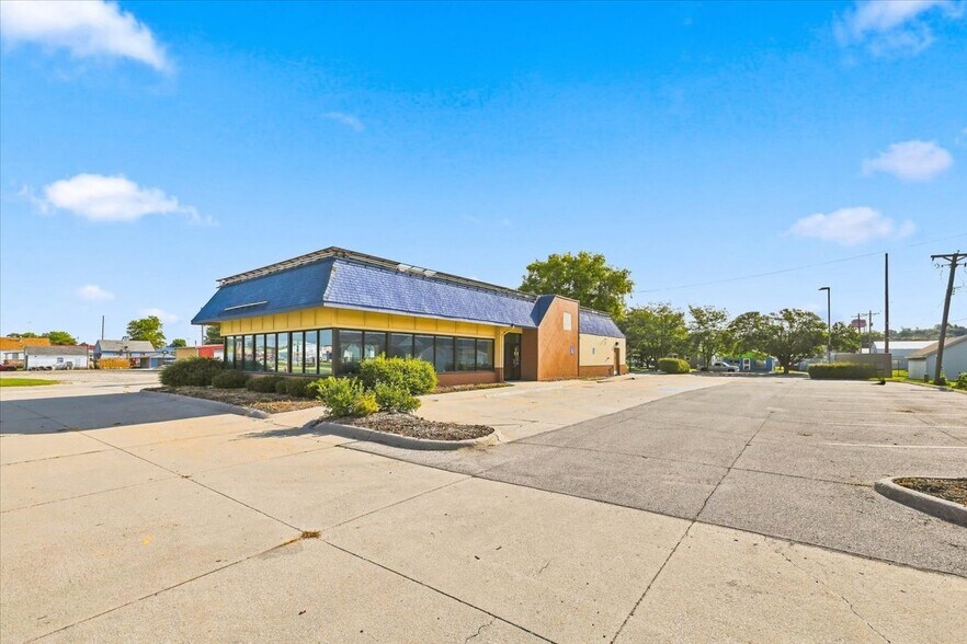 1410 N Broadway St, Red Oak, IA à louer - Photo du bâtiment - Image 3 de 38