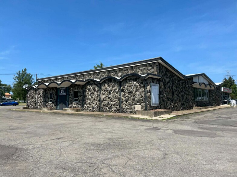 296 Lake Shore Dr, Dunkirk, NY à vendre - Photo du bâtiment - Image 2 de 20