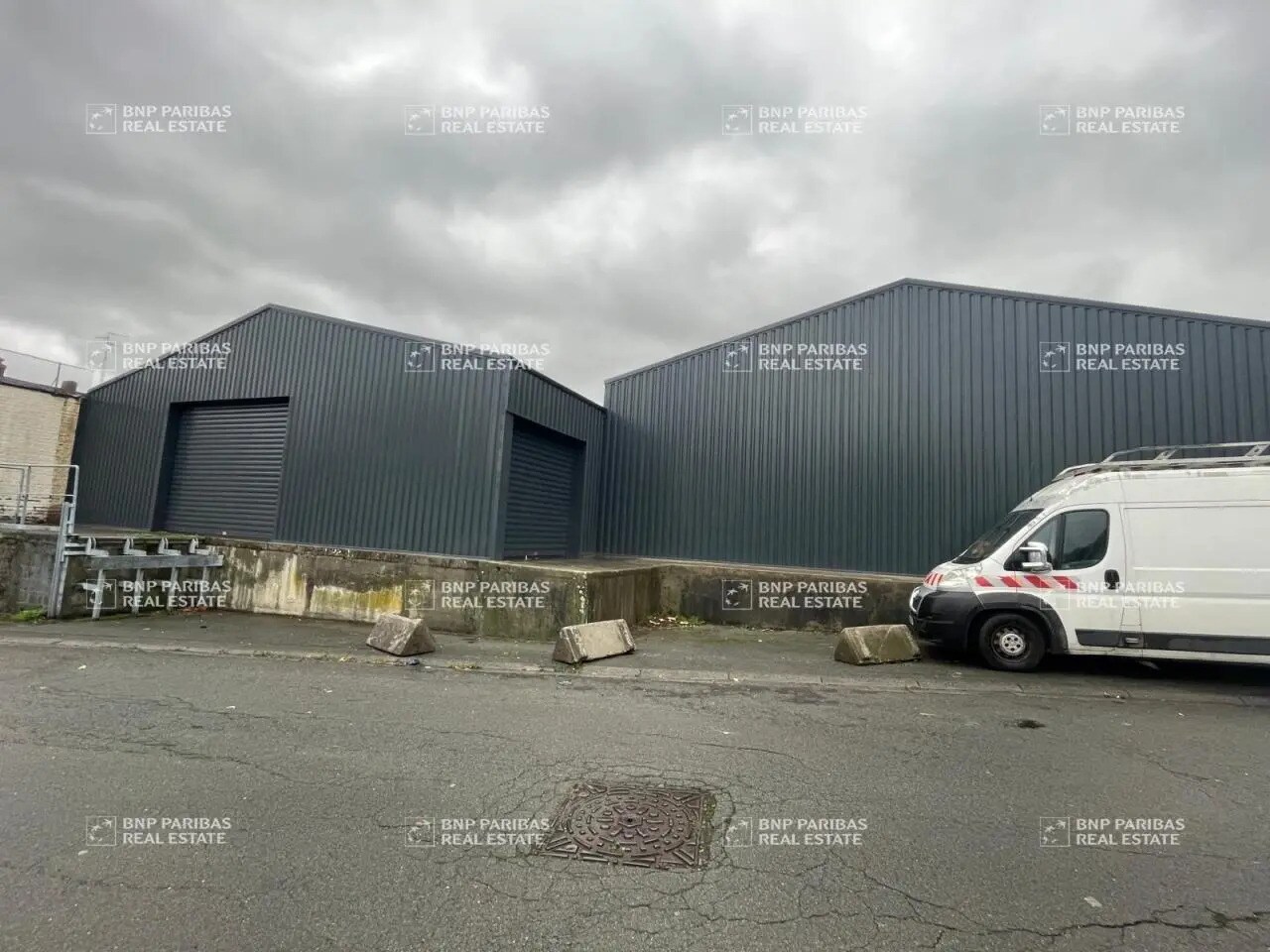 Flex in Wasquehal for lease Building Photo- Image 1 of 12