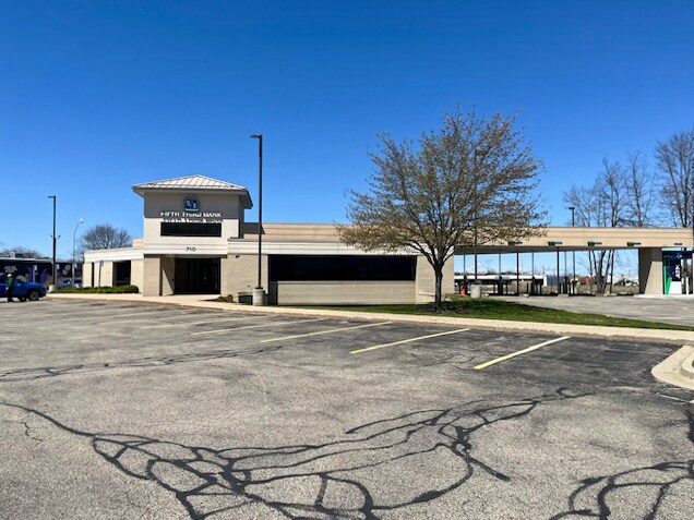 710 Seminole Rd, Muskegon, MI à vendre - Photo du bâtiment - Image 2 de 2