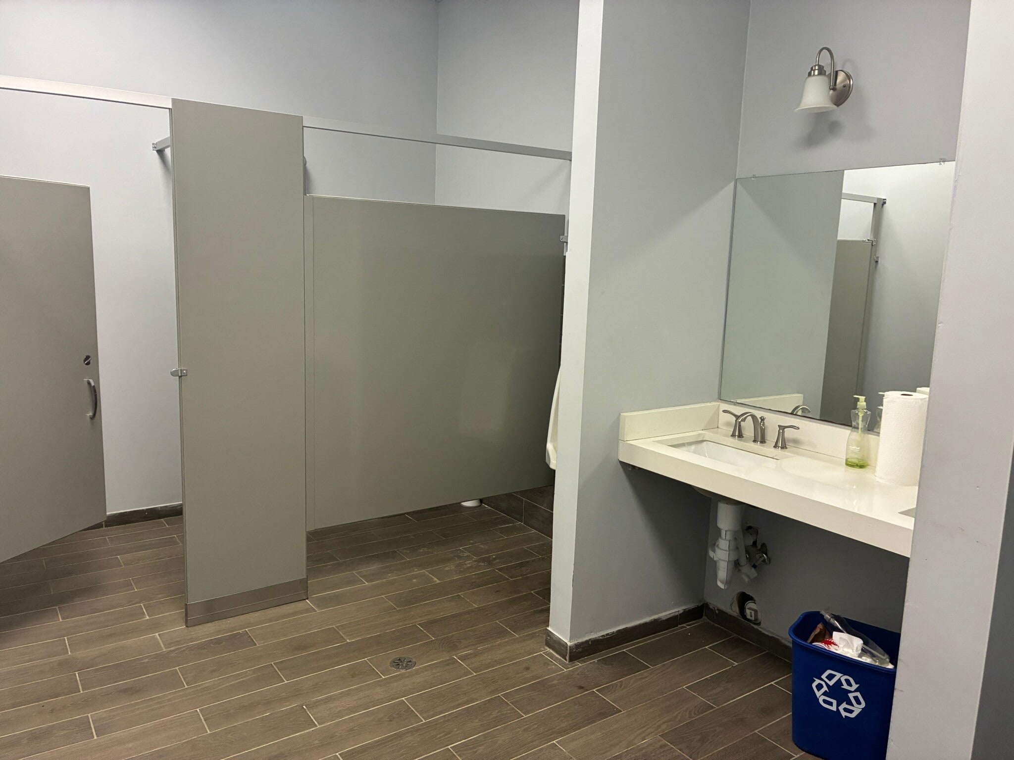 28455 Plymouth Rd, Livonia, MI à louer Photo intérieure- Image 1 de 18