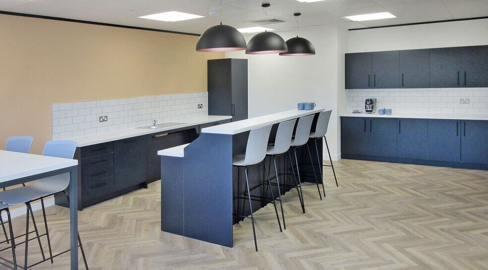 Waltham Rd, Maidenhead à louer - Photo du bâtiment - Image 2 de 24