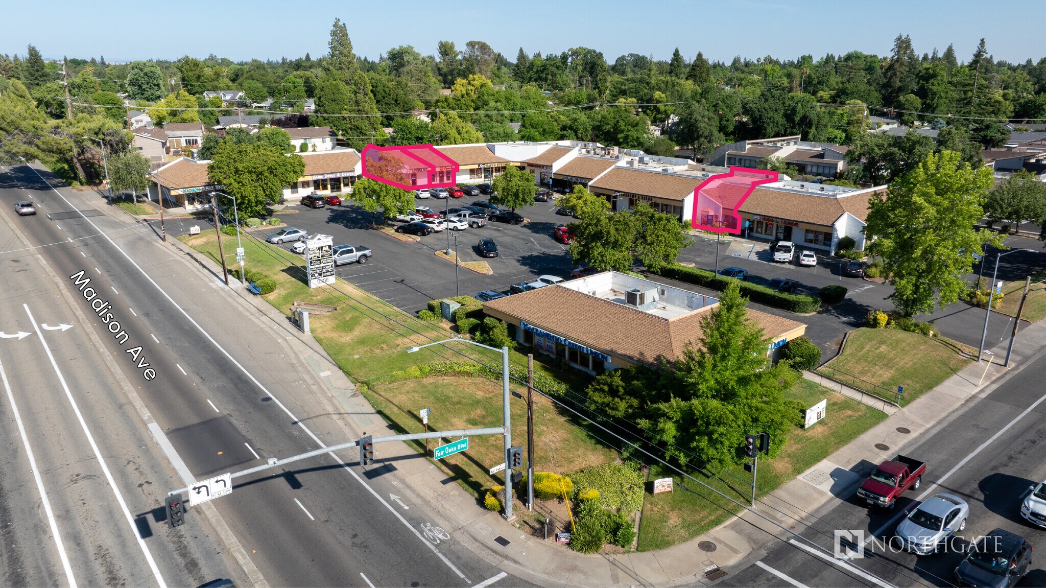 8100 Madison Ave, Fair Oaks, CA à louer Photo du bâtiment- Image 1 de 9