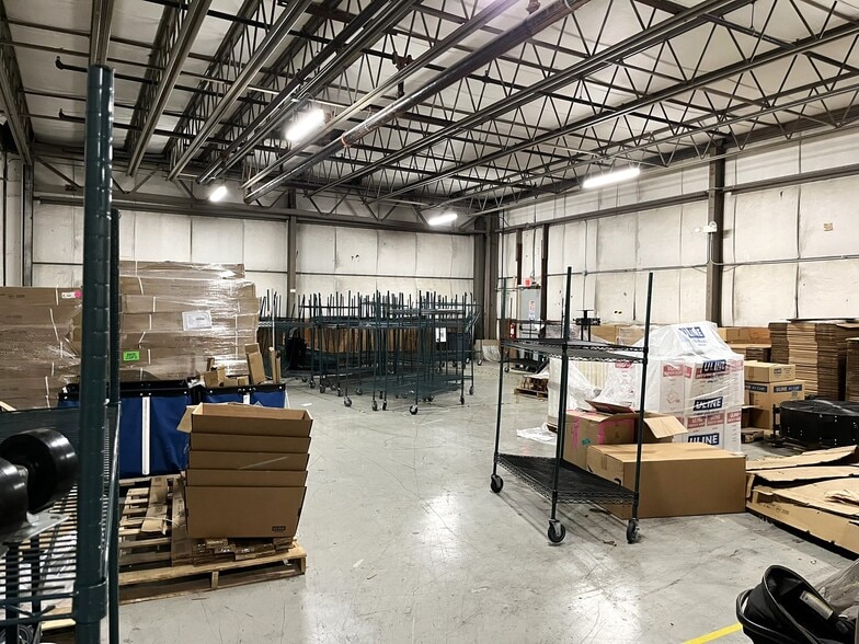 8350 Arrowridge Blvd, Charlotte, NC for lease - Building Photo - Image 3 of 5