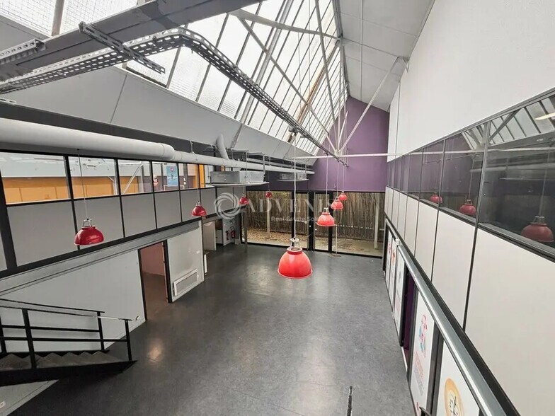 Bureau dans Montreuil à louer - Photo du bâtiment - Image 2 de 7