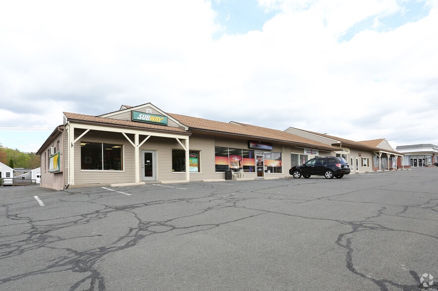 535 College Hwy, Southwick, MA for lease - Primary Photo - Image 2 of 3