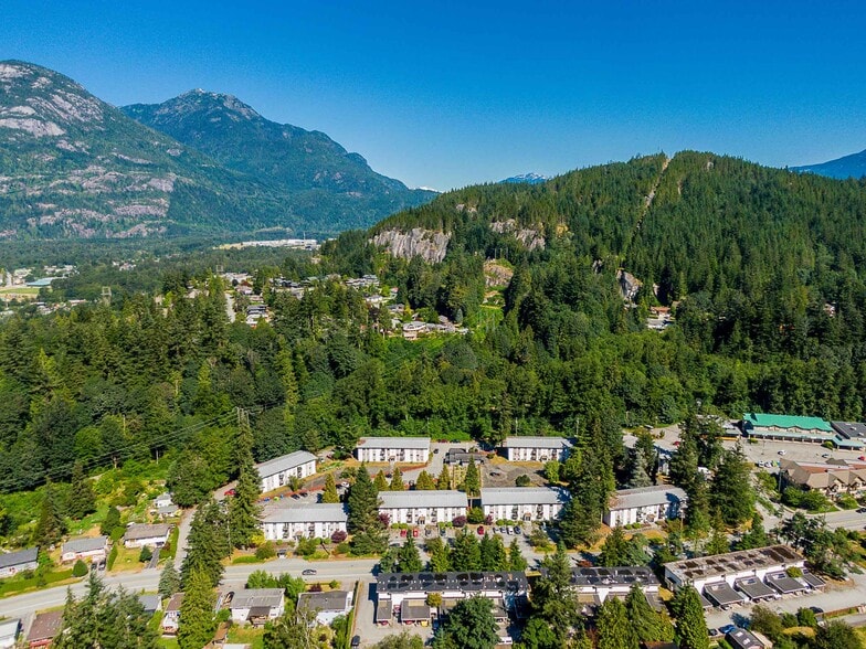 38171 Westway Av, Squamish, BC for sale - Aerial - Image 2 of 5