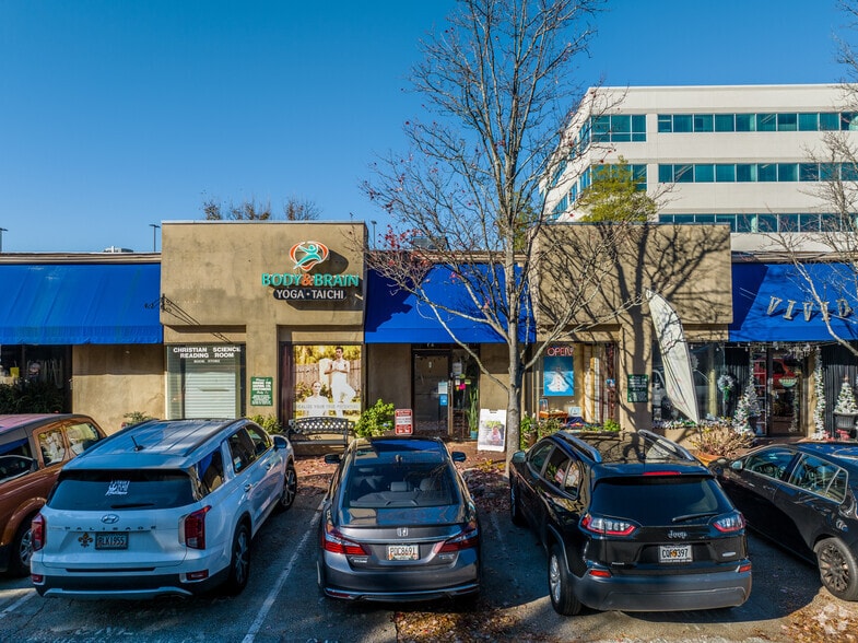 308 W Ponce de Leon Ave, Decatur, GA for lease - Building Photo - Image 2 of 5