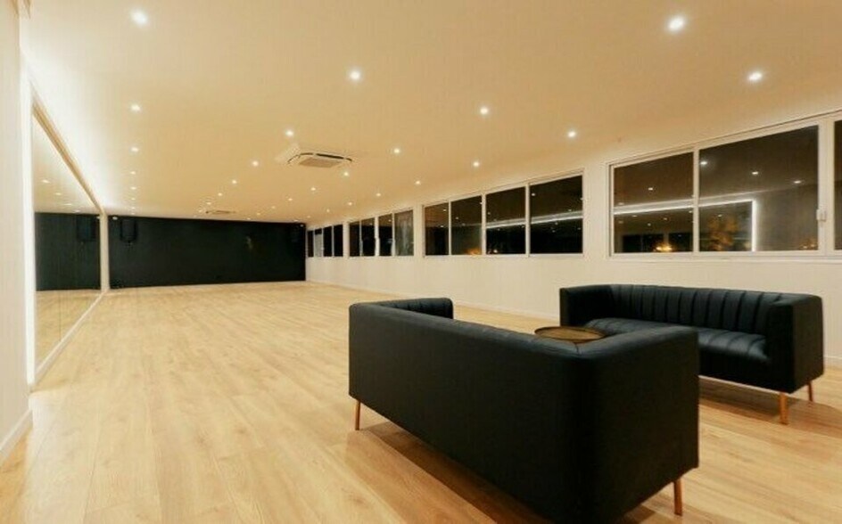 Office in CANNES-LA-BOCCA for sale - Interior Photo - Image 1 of 3