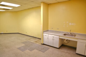 3857 E Southcross Blvd, San Antonio, TX à louer Photo intérieure- Image 1 de 9