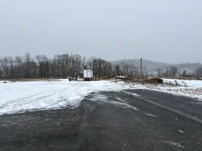 1397 RT 837, Elrama, PA à vendre - Photo du bâtiment - Image 3 de 13