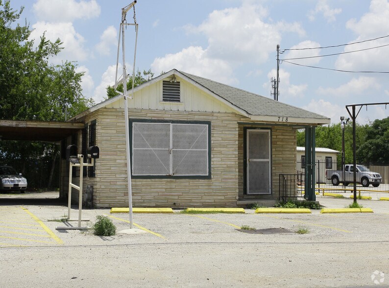 718 Bynum St, San Antonio, TX à louer - Photo du bâtiment - Image 2 de 2