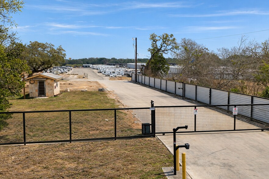 29 Scenic Loop Rd, Boerne, TX à louer - Photo du bâtiment - Image 3 de 7
