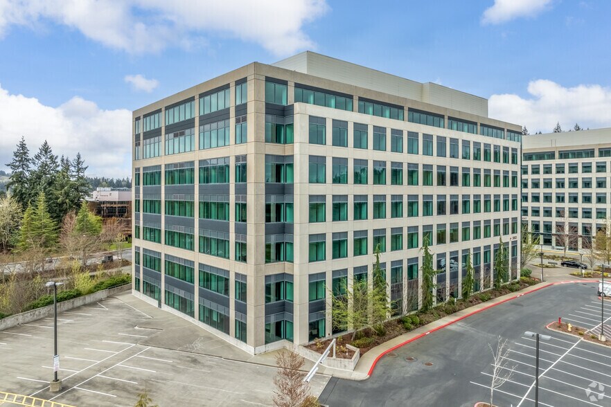 3003 160th Ave SE, Bellevue, WA à louer - Photo du bâtiment - Image 2 de 5