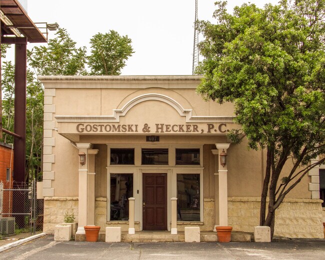 Plus de détails pour 607 Urban Loop, San Antonio, TX - Bureau à vendre