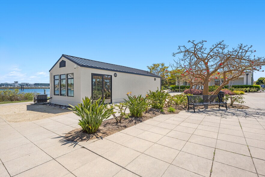 2885 Historic Decatur Rd, San Diego, CA à louer - Photo du bâtiment - Image 1 de 8