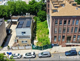 Plus de détails pour 103 Vanderveer St, Brooklyn, NY - Multi-résidentiel à vendre