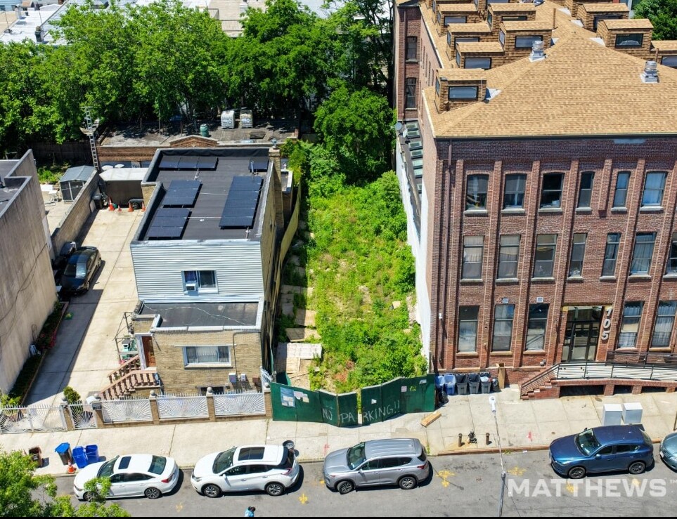 103 Vanderveer St, Brooklyn, NY à vendre Photo du bâtiment- Image 1 de 4