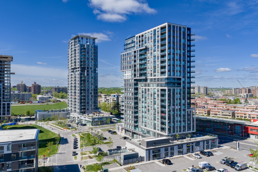 2100-2220 Sauvé Rue O, Mont-Royal, QC for lease - Primary Photo - Image 1 of 8