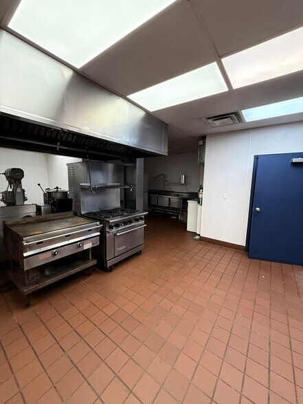 4345 W Division St, Chicago, IL à louer - Photo intérieure - Image 3 de 8