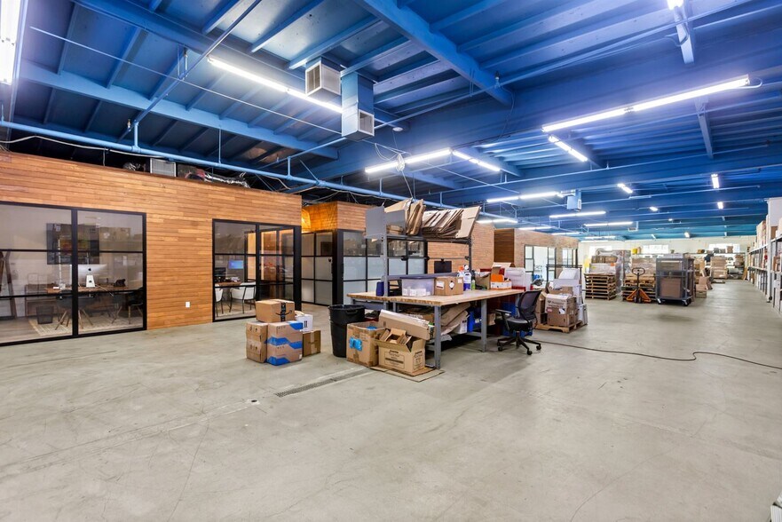 21314-21316 Sherman Way, Canoga Park, CA à louer - Photo du bâtiment - Image 3 de 21