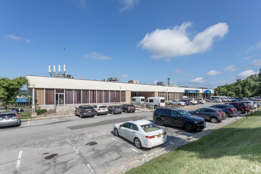 525 Executive Blvd, Elmsford, NY for lease - Building Photo - Image 1 of 5
