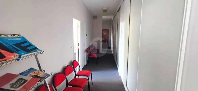 Office in Armentières for lease - Interior Photo - Image 1 of 5