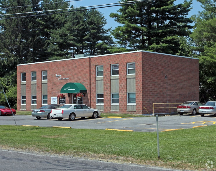 181 Blackberry Rd, Bayberry, NY for lease - Primary Photo - Image 1 of 6