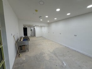 82A Fenwick Dr, Bradford à louer Photo intérieure- Image 2 de 2