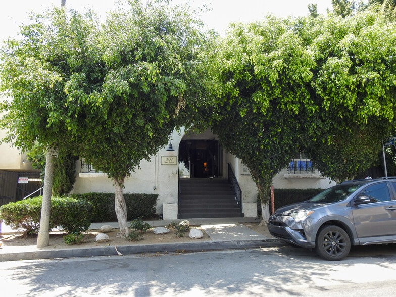 1439 N Curson Ave, Los Angeles, CA for sale - Building Photo - Image 2 of 33