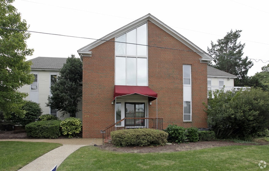 629 Wesley Dr, Virginia Beach, VA for sale - Building Photo - Image 2 of 4