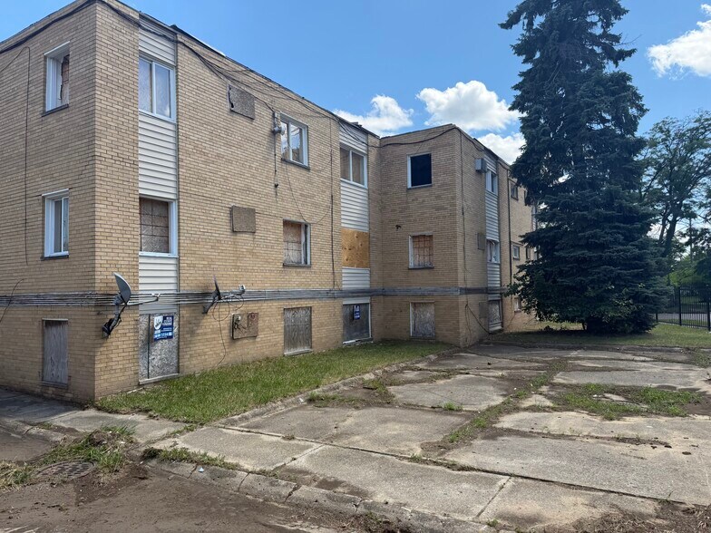 820-830 Merton Rd, Detroit, MI à vendre - Photo du bâtiment - Image 3 de 3