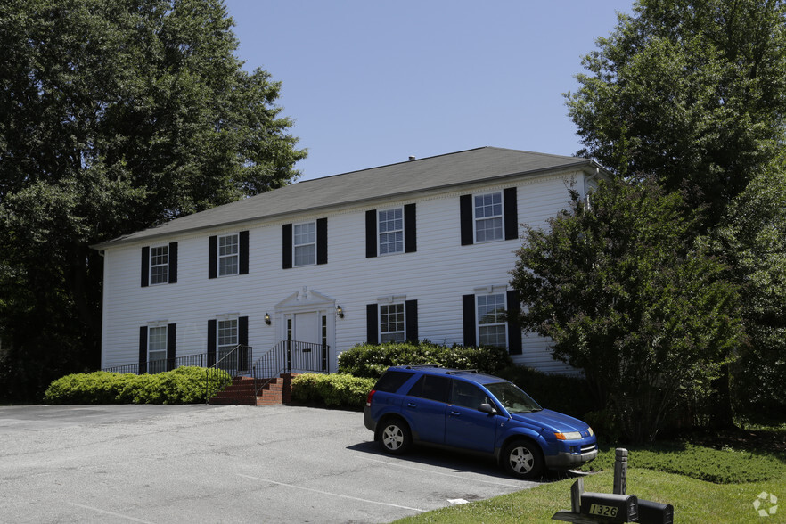 1326 Haywood Rd, Greenville, SC for lease - Building Photo - Image 3 of 3