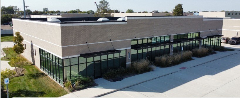 40421-40477 Mound Rd, Sterling Heights, MI à louer - Photo du bâtiment - Image 3 de 6