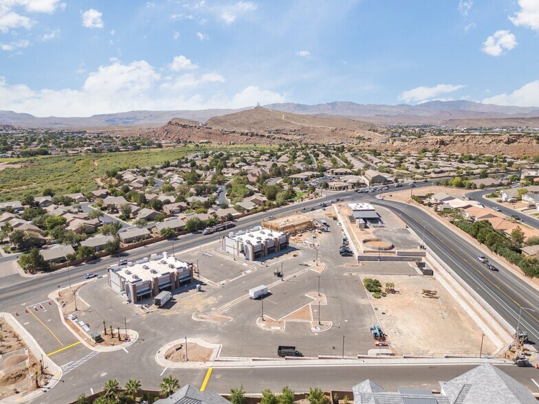 2505 S River Rd, St George, UT à louer - Photo du bâtiment - Image 2 de 6
