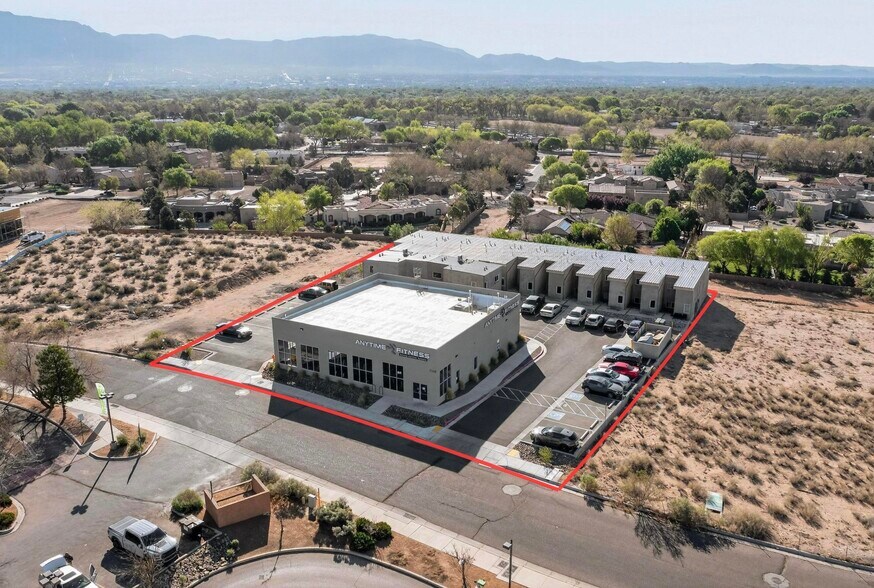 9368 Valley View Dr NW, Albuquerque, NM à vendre - Photo du bâtiment - Image 2 de 77