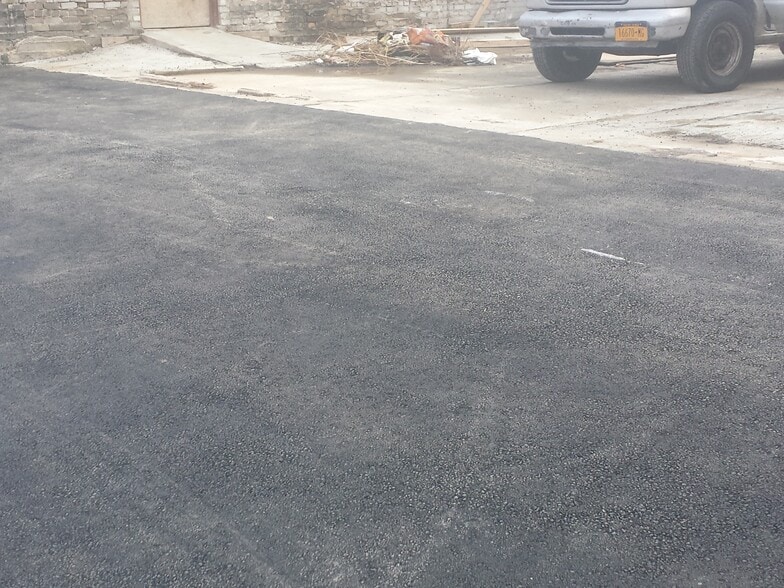 22 Grattan St, Brooklyn, NY à louer - Photo du bâtiment - Image 3 de 6