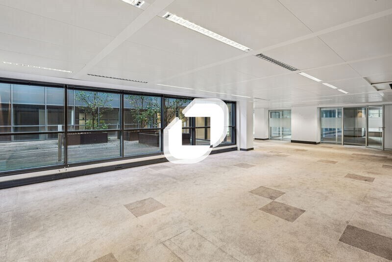 Bureau dans Clichy à louer - Photo du bâtiment - Image 3 de 15