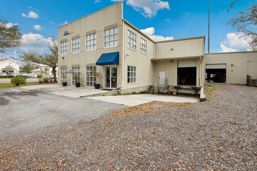 16238-16242 N Florida Ave, Lutz, FL à louer - Photo du bâtiment - Image 3 de 27