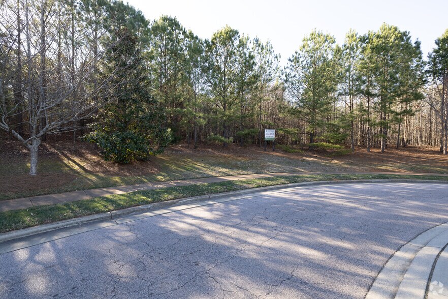 1060 Tryon Rd, Cary, NC à louer - Photo principale - Image 1 de 5