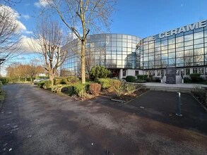 Office in Cergy for lease Building Photo- Image 2 of 6