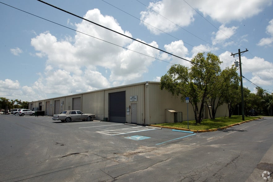 1202-2 NE Pine Island Rd, Cape Coral, FL for sale - Building Photo - Image 2 of 5