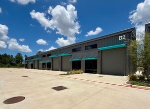 2007 Airport Rd, Conroe, TX for lease Building Photo- Image 2 of 10