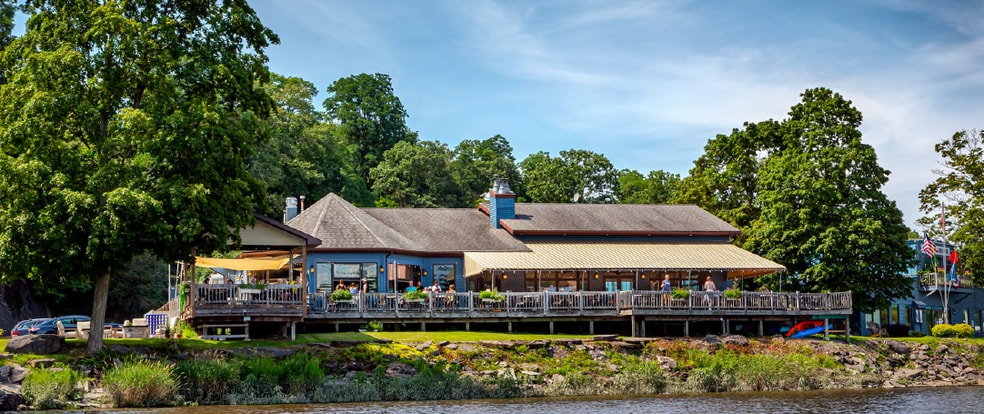 80 Shady Harbor Dr, New Baltimore, NY for lease - Primary Photo - Image 1 of 3