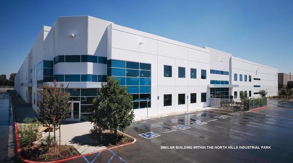 16719 Schoenborn St, North Hills, CA à louer - Photo du bâtiment - Image 3 de 18