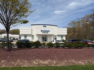 Plus de détails pour 700 Old Country Rd, Riverhead, NY - Bureau à louer