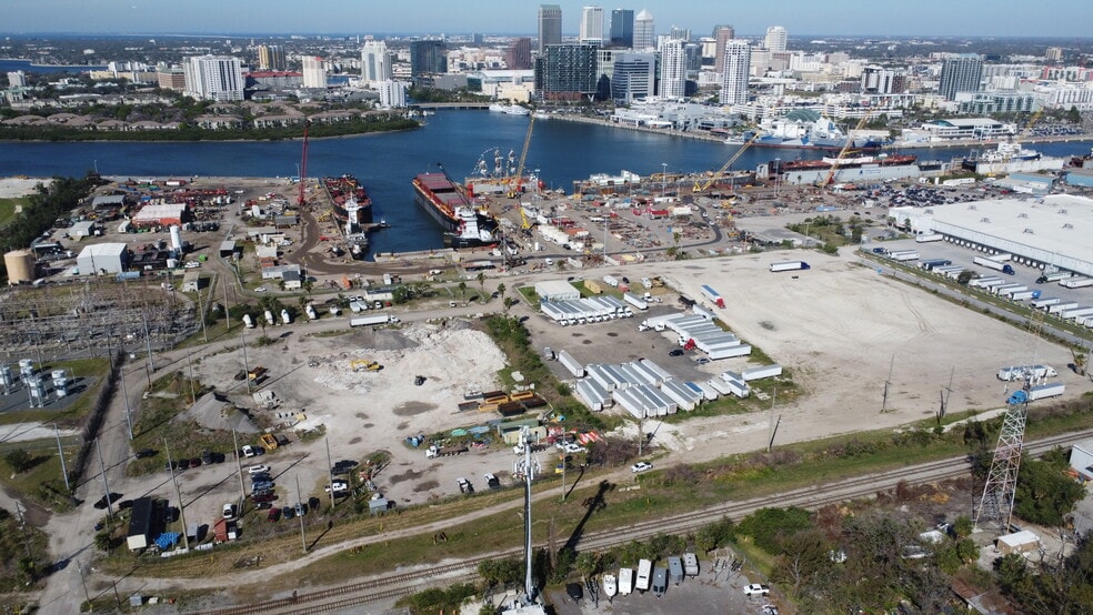 1650 Hemlock St, Tampa, FL for lease - Building Photo - Image 3 of 5